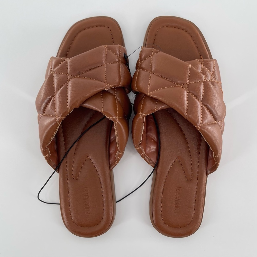 Forever 21 Slip-On Sandals Women Size 7 Quilted Cross-Strap Square Toe in Brown